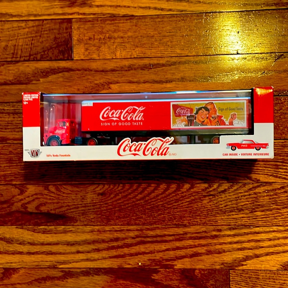 M2 Machines Coca Cola Chase 1957 Dodge with 1957 Chrysler 300C Auto Hauler